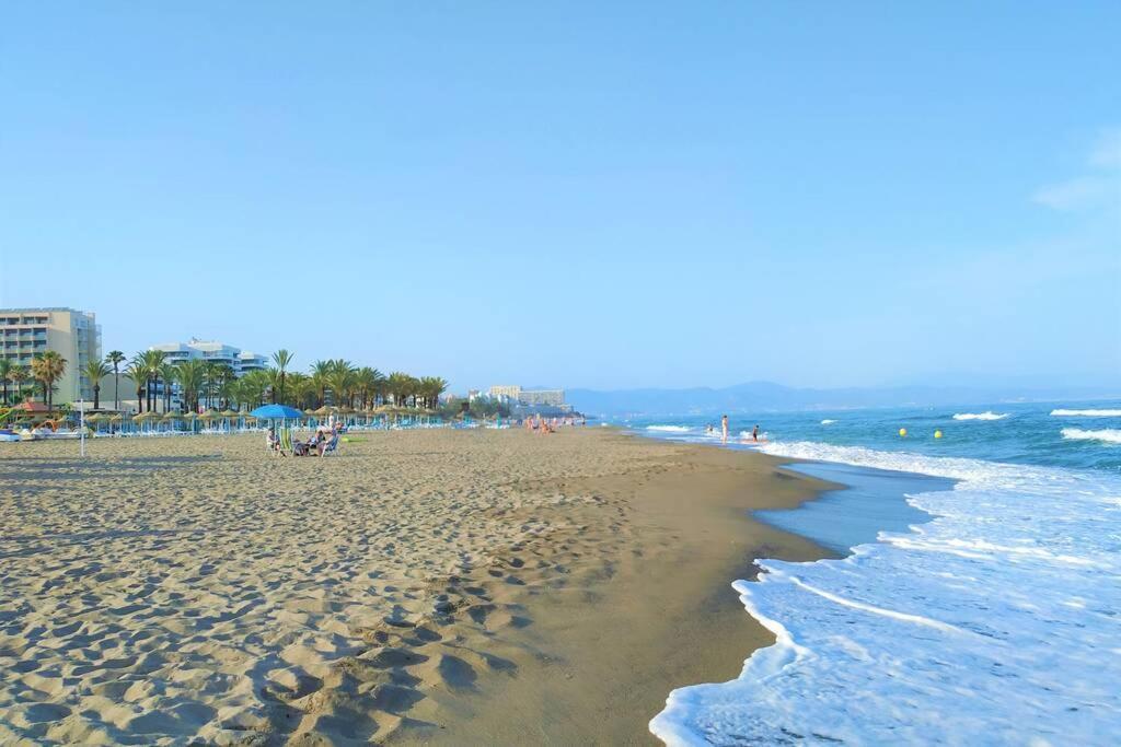 Apartament Dona Carlota Gardens, Sea Views, Pool, Restaurant Torremolinos Zewnętrze zdjęcie