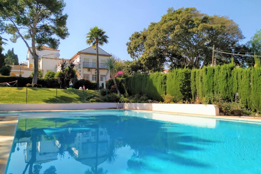Apartament Dona Carlota Gardens, Sea Views, Pool, Restaurant Torremolinos Zewnętrze zdjęcie